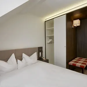 Szálloda H+, Nürnberg